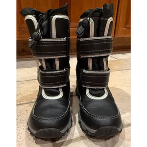 Kids Lands End Black winter boots size 2 snow adjust Velcro straps closure EUC